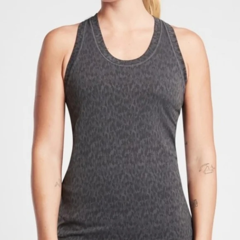 ATHLETA GRAY MOMENTUM TANK